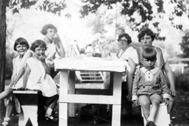 1927 BILLEE FAMILY
