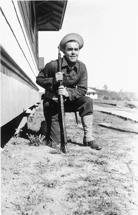 1941 08 CHARLES ARMY 02