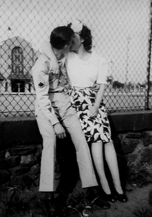 1942 17 WARREN KAY