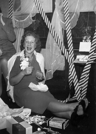 1942 21 JC PARTY