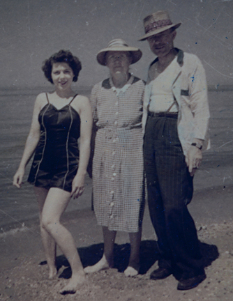 1943 11 KAY HELENE WILLIAM